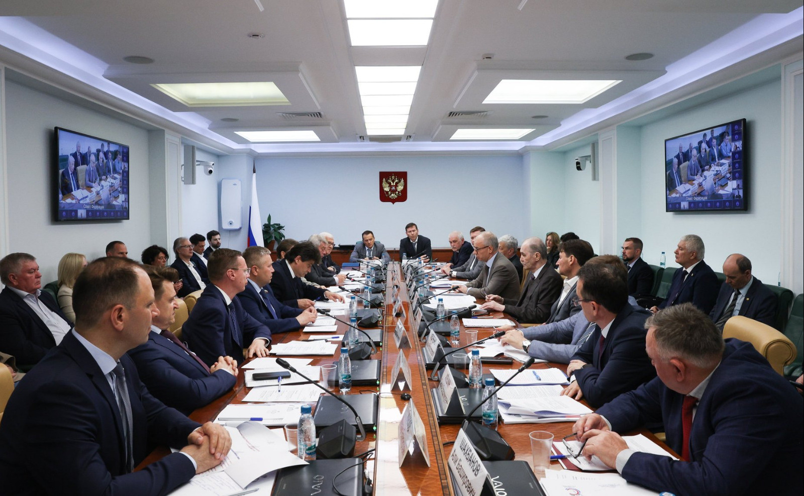 Совещание в комитете Совета Федерации на актуальную тему