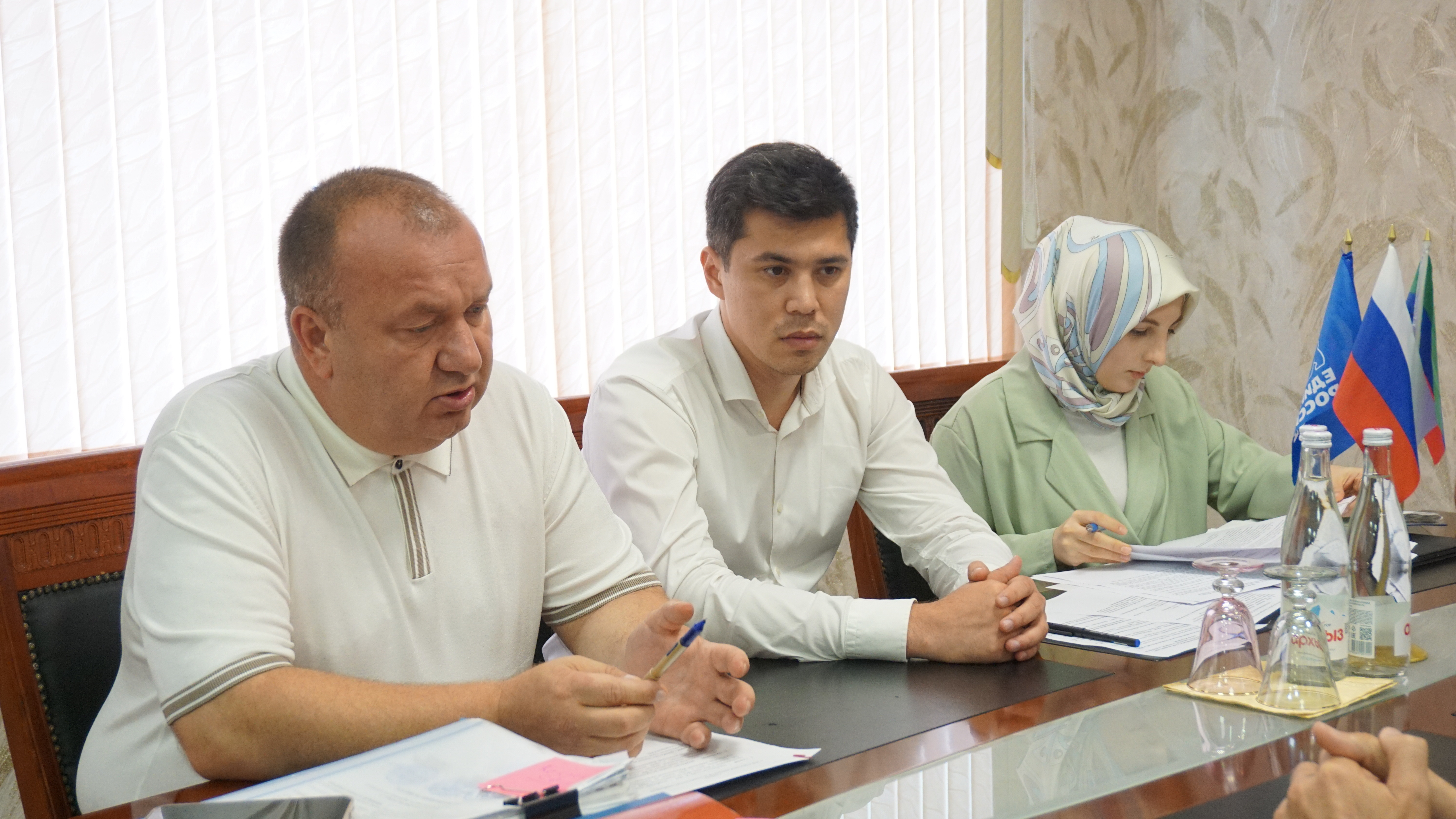 Руководитель Минстроя Дагестана Бахтияр Уллаев провел выездной прием граждан в Хасавюртовском районе
