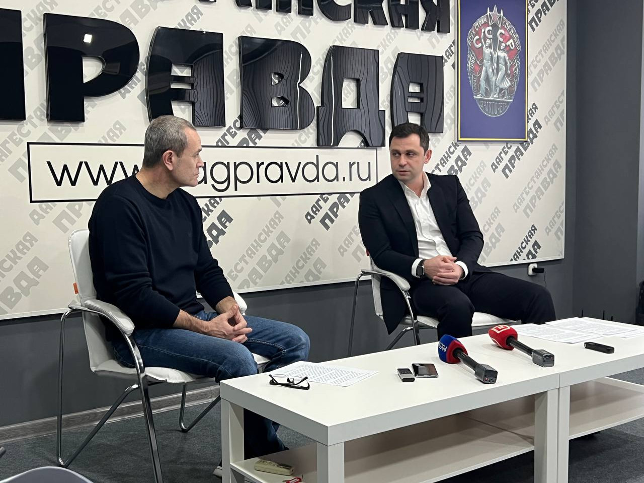 Итоговая пресс-конференция министра строительства, архитектуры и ЖКХ РД Артура Сулейманова