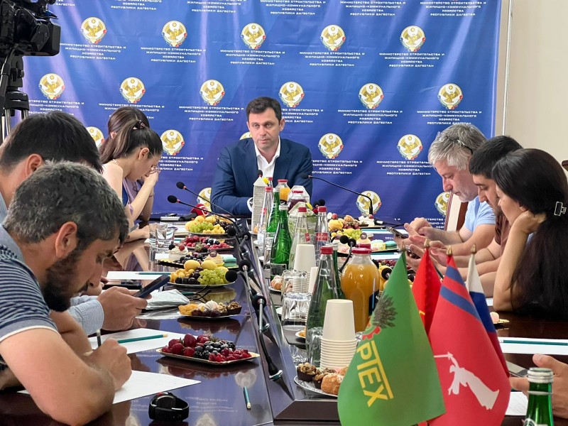 Глава Минстроя Дагестана провел пресс-конференцию