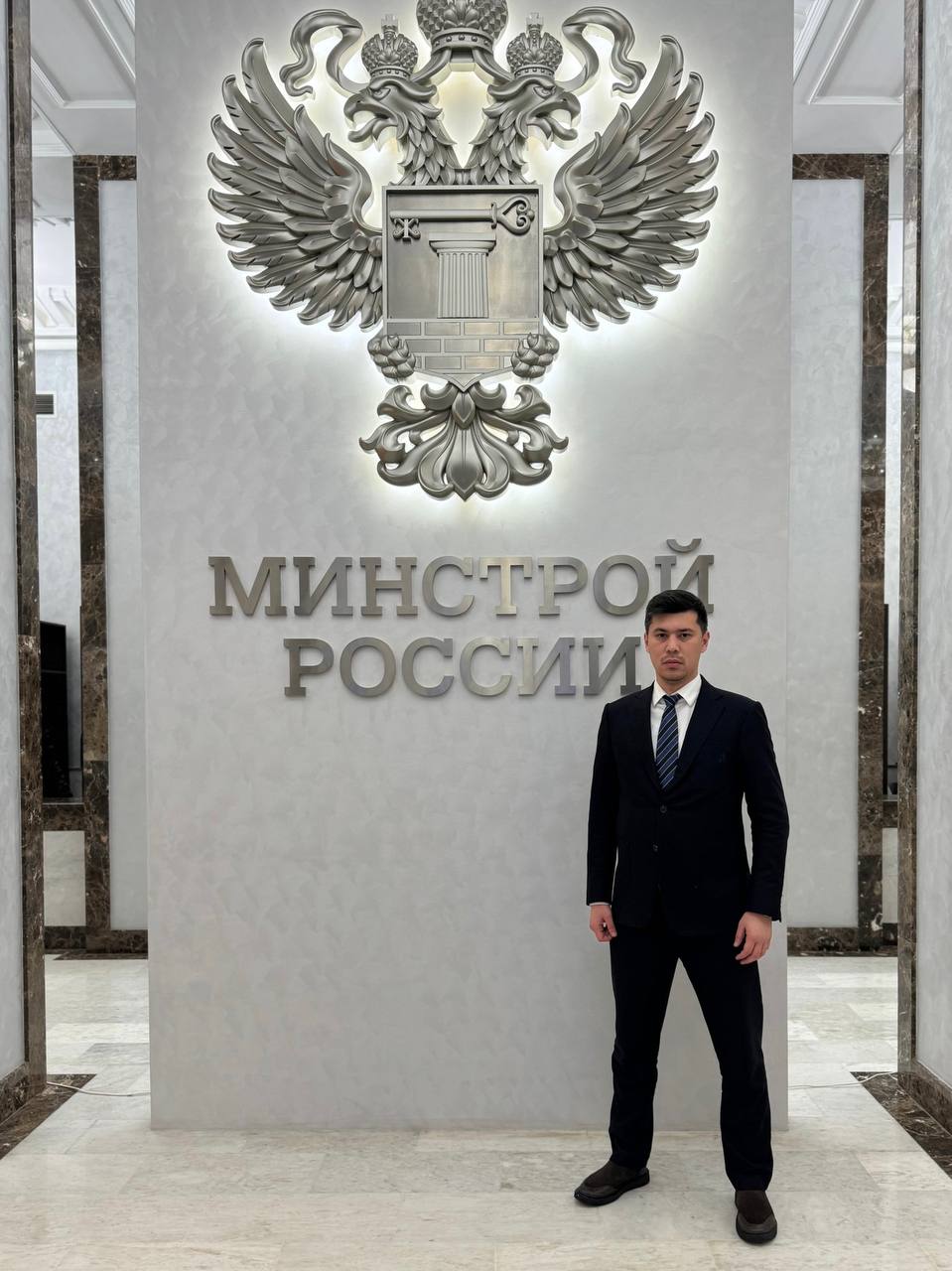 Министр строительства Дагестана Бахтияр Уллаев поздравил строителей с профессиональным праздником