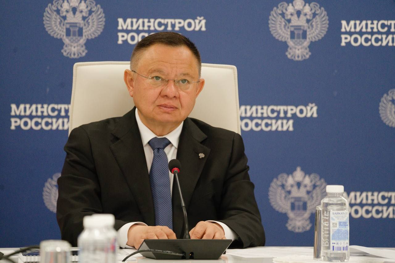 Владимир Путин открыл в режиме ВКС школу в поселке Шамхал.