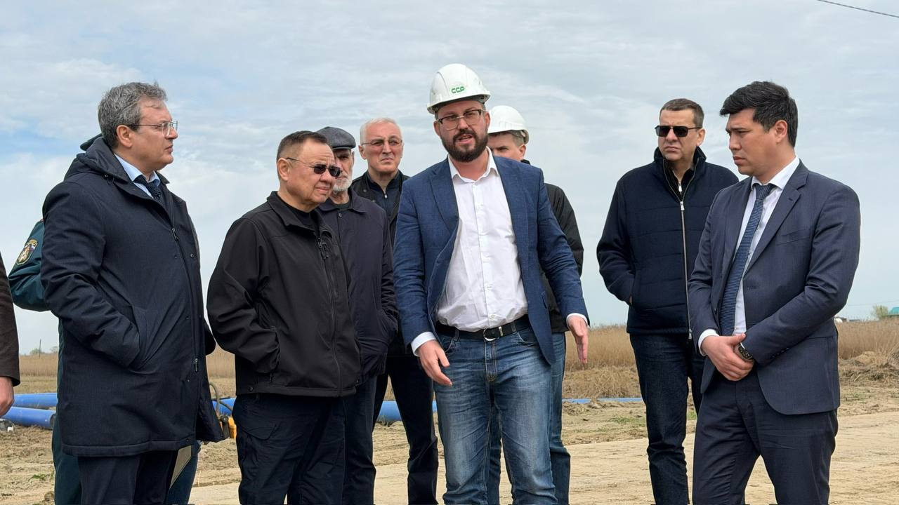 Министр строительства и ЖКХ РФ Ирек Файзуллин прибыл в Махачкалу в рамках правительственной комиссии по ликвидации последствий паводков в Дагестане