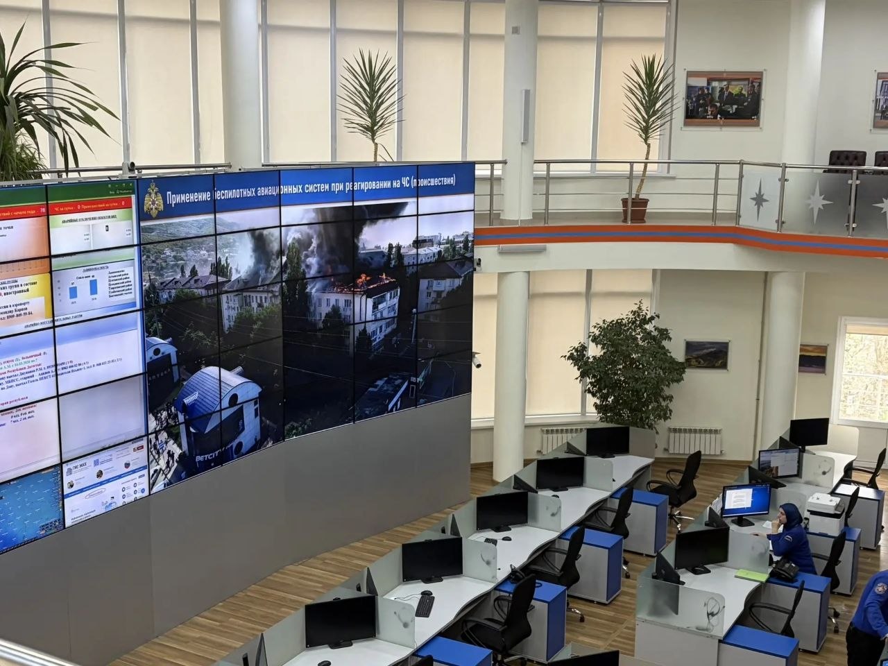 Глава Минстроя России Ирек Файзуллин посетил Ситуационный центр МЧС в Дагестане в рамках рабочей поездки в составе правительственной комиссии по ликвидации последствий паводков в республике