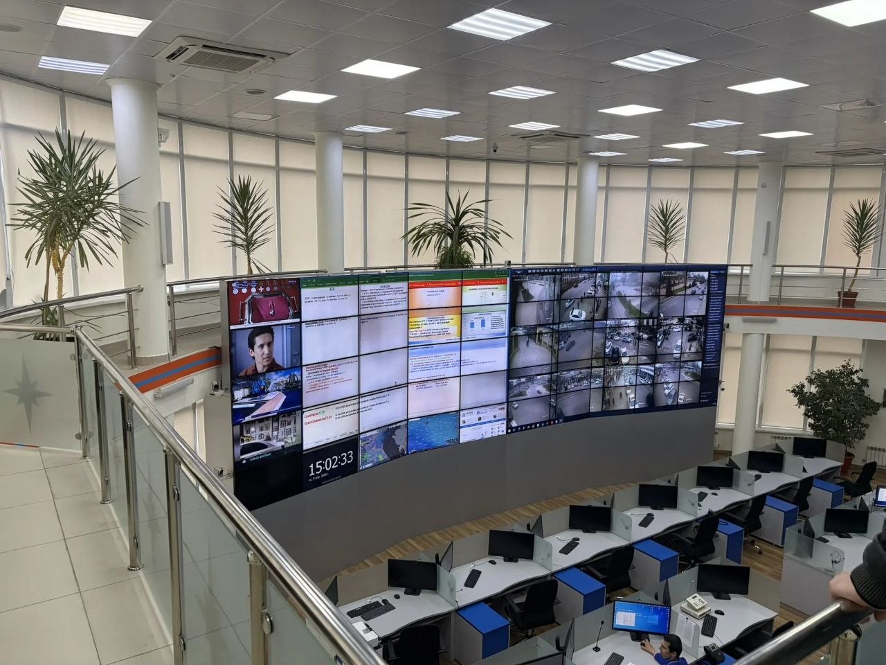 Глава Минстроя России Ирек Файзуллин посетил Ситуационный центр МЧС в Дагестане в рамках рабочей поездки в составе правительственной комиссии по ликвидации последствий паводков в республике