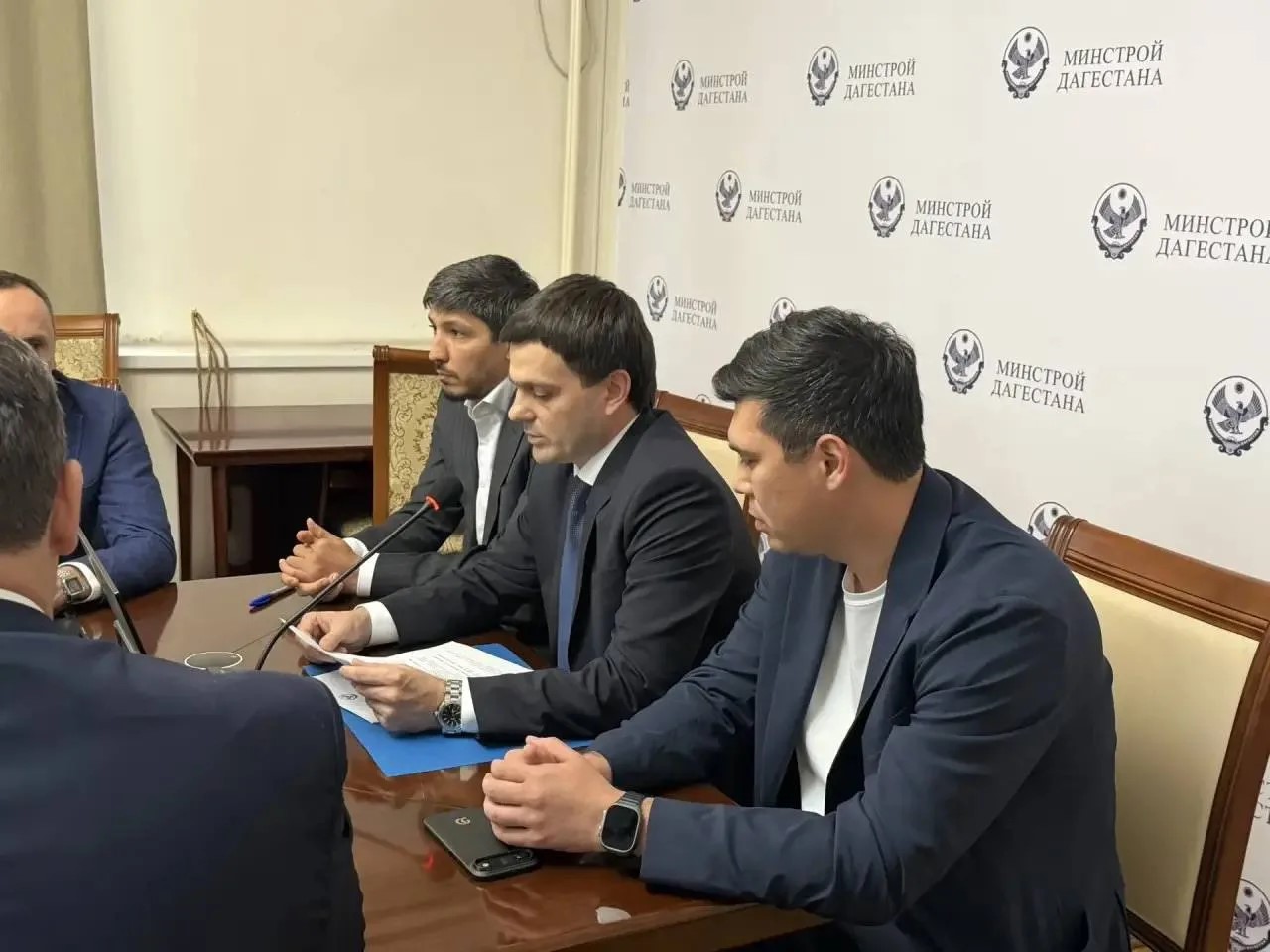 Коллективу Минстроя Дагестана представили нового руководителя
